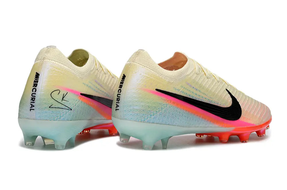 Mercurial Vapor 16 Elite Sam Kerr - Blanc/Noir (AG) Bonplancrampons