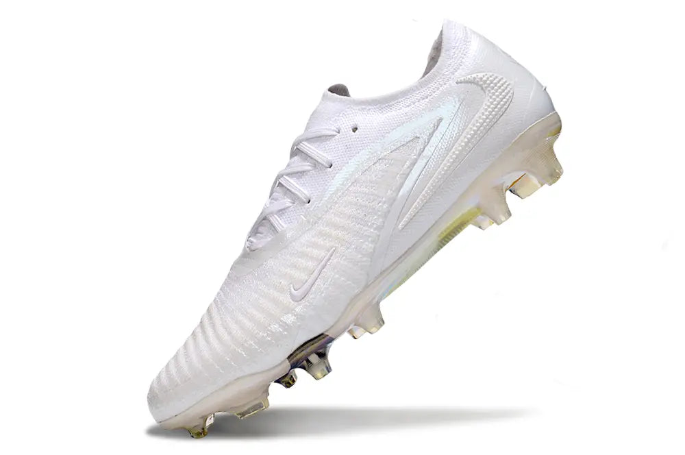Phantom 6 Low Elite White (FG) Bonplancrampons