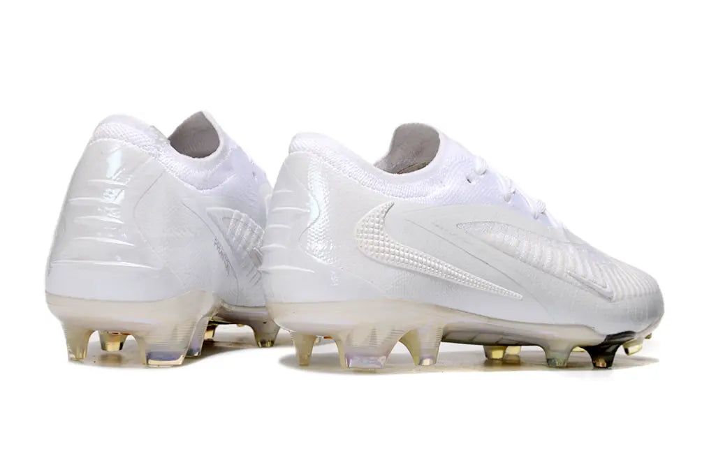 Phantom 6 Low Elite White (FG) Bonplancrampons